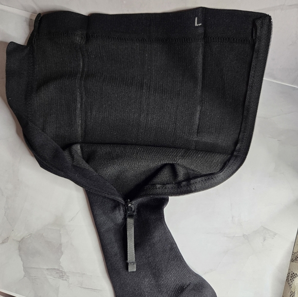 Lemon Hero L (Fits Sm.) Black Zip Compression Socks - Picture 3 of 5